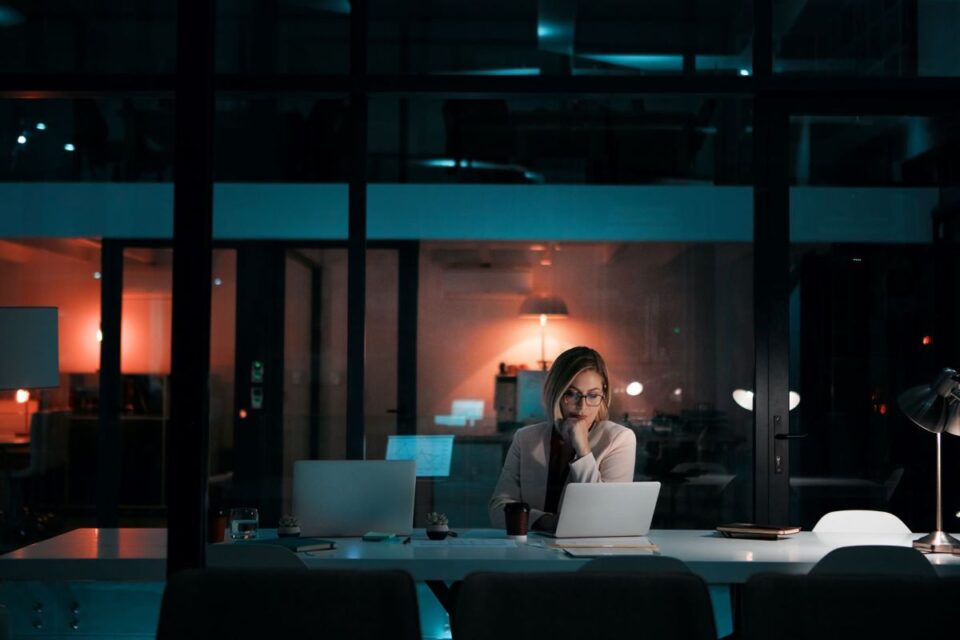 mujeres en el campo de ciberseguridad