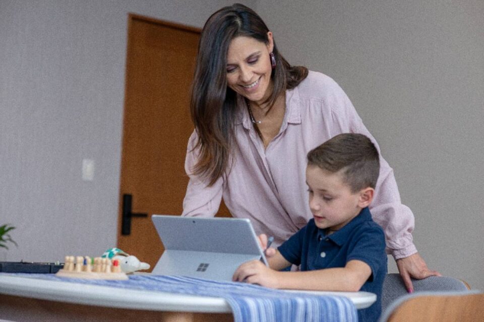 microsoft surface mantener seguros a niños