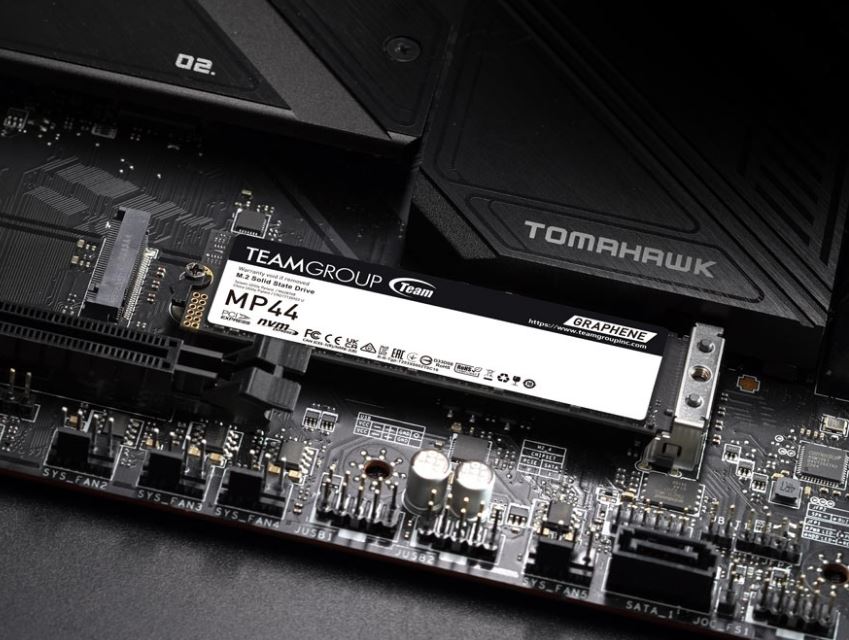 Teamgroup MP44 SSD PCIe Gen 4 8TB Motherboard