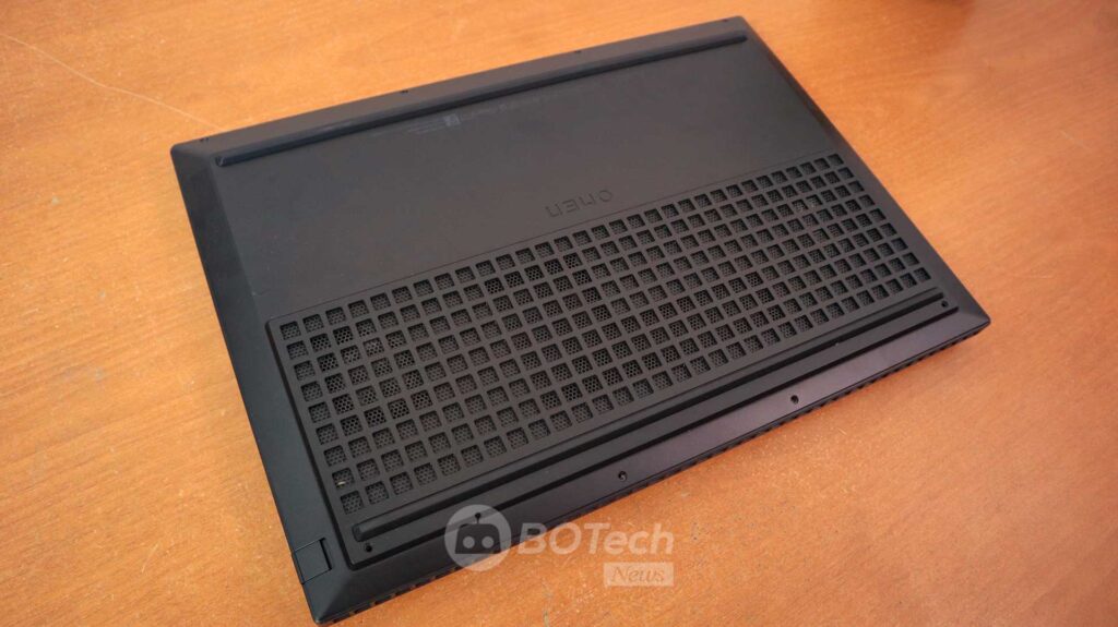 HP OMEN 16 RTX 4060 Laptop Review Enfriamiento Tapa inferior